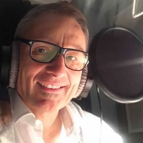 Sprecher Piotr – Sprecherkartei von RPM Studio